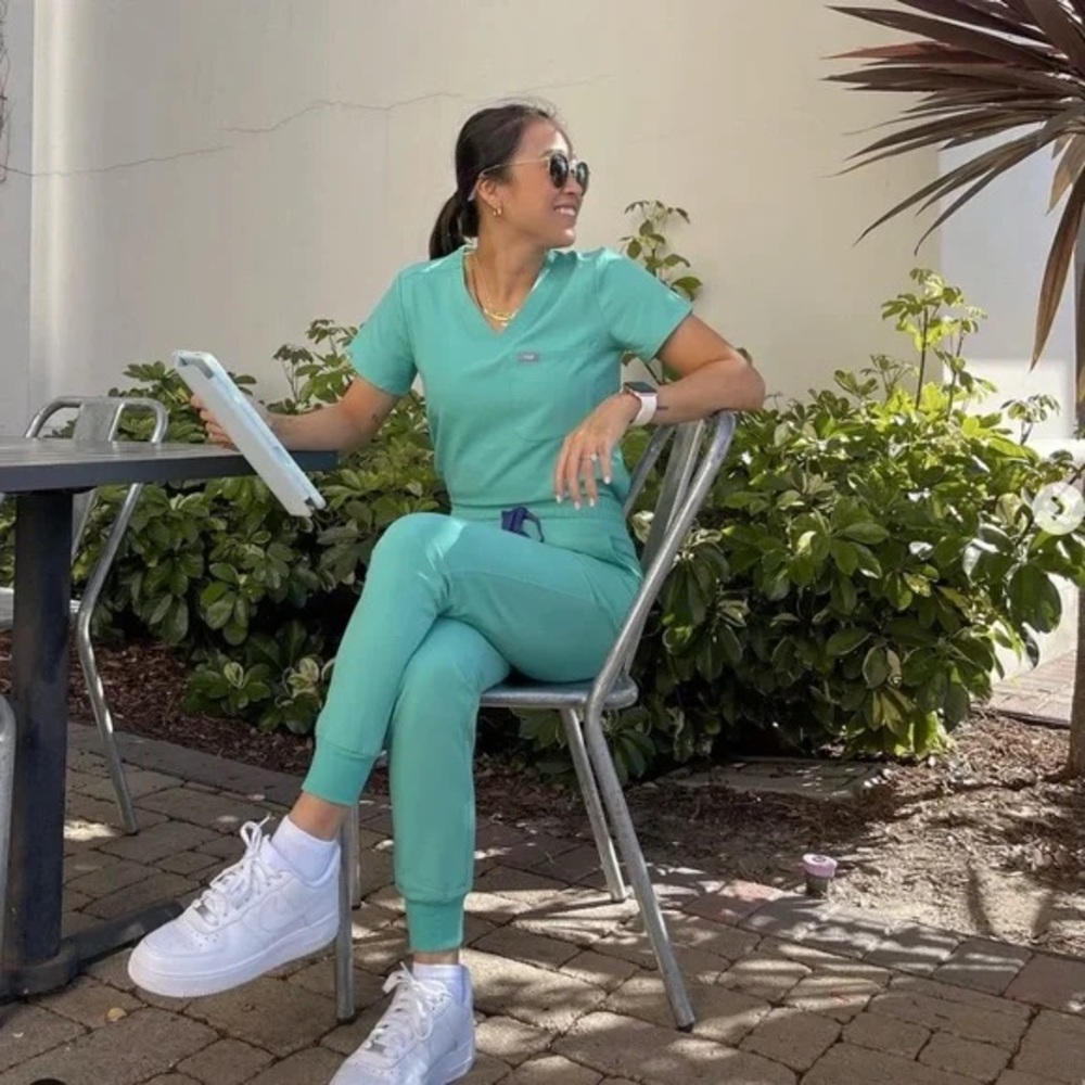 Figs Surgical Green Scrub Set